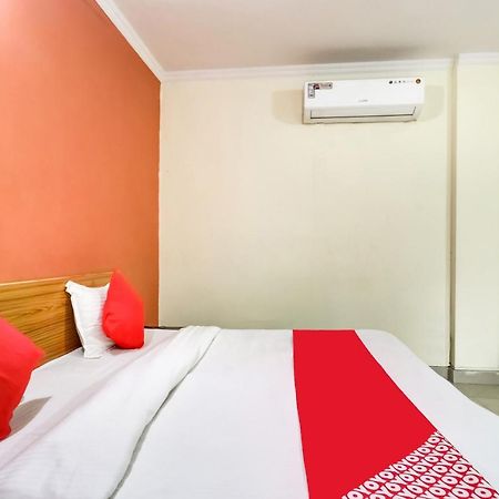 Oyo Hotel R K Residency Gurgaon Exterior photo