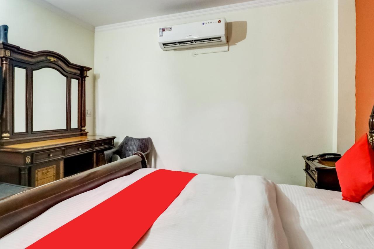 Oyo Hotel R K Residency Gurgaon Exterior photo