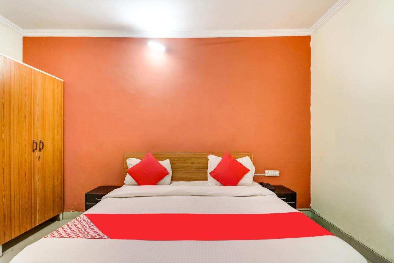 Oyo Hotel R K Residency Gurgaon Exterior photo