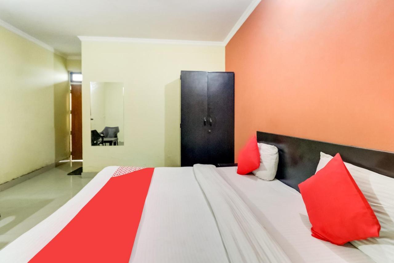 Oyo Hotel R K Residency Gurgaon Exterior photo