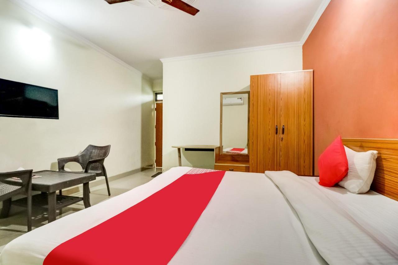 Oyo Hotel R K Residency Gurgaon Exterior photo